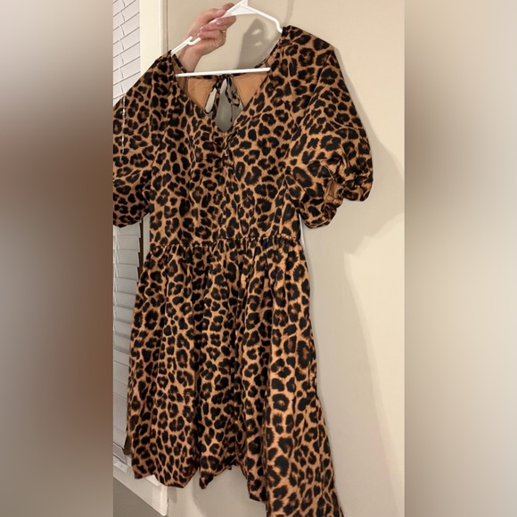 Time and Tru Dresses & Skirts - Time and Tru Leopard Print Maxi Dress